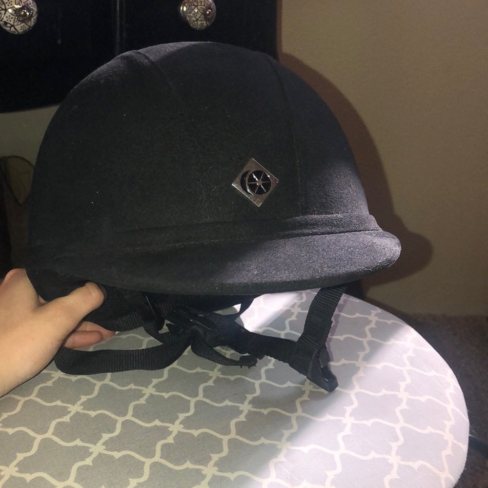 Dover saddlery helmet